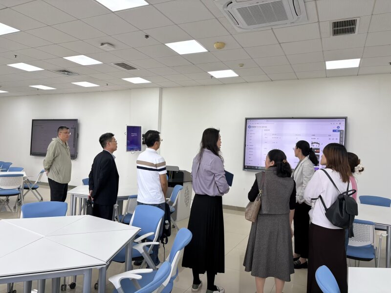 广东培正学院管理学院调研团队参观山东旅游职业学院实训室