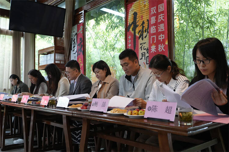 此次座谈会主题鲜明、交流深入，为科学编制“十五五”规划广泛凝聚了共识、汇聚了智慧。学院将认真研究、充分吸纳各项宝贵建议，并将其转化为推动高质量发展的具体举措。下一步，学院将一如既往重视和支持党外知识分子工作，持续完善工作机制，为党外知识分子成长成才、发挥作用创造更加良好的环境和条件。